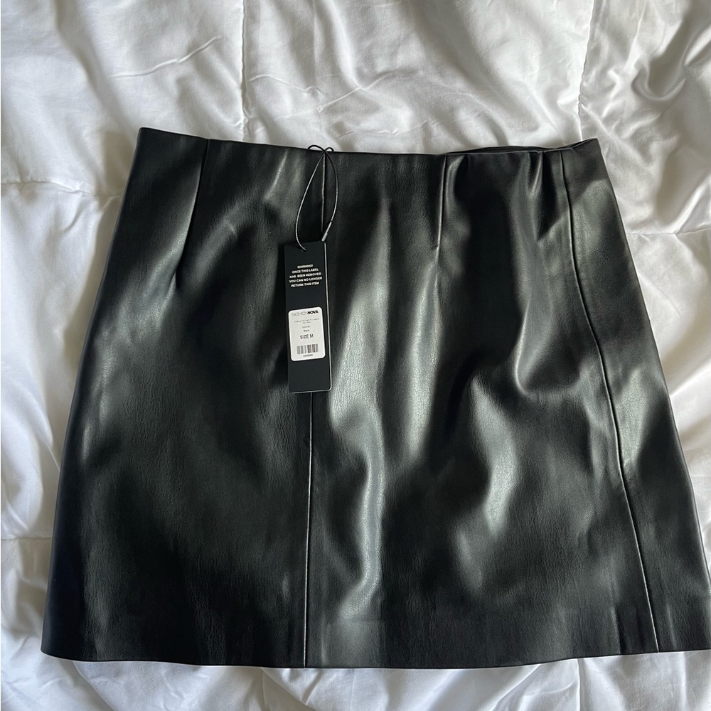Fashion nova faux leather skirt